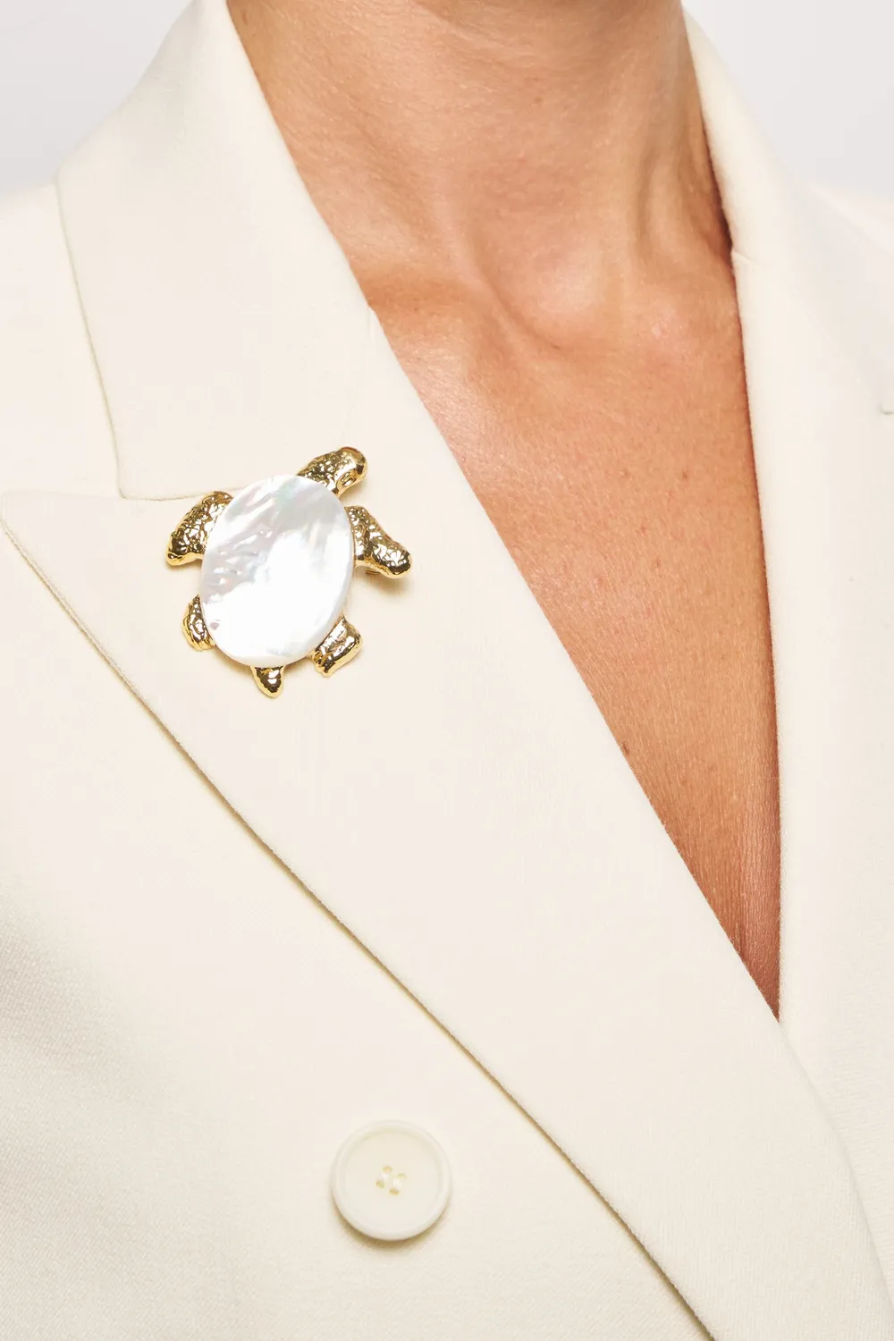 Philippe Ferrandis Corfou broche tortue nacre quartz