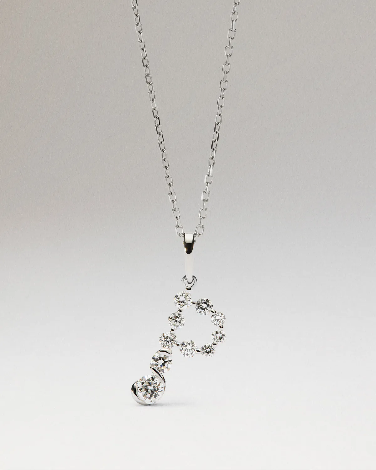 PDPAOLA Initials pendentif P or blanc 18 carats diamants