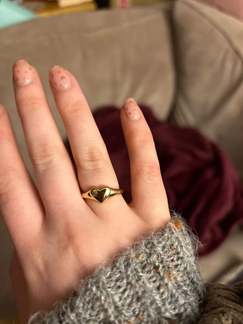 Astrid & Miyu Heart Signet bague cœur dorée