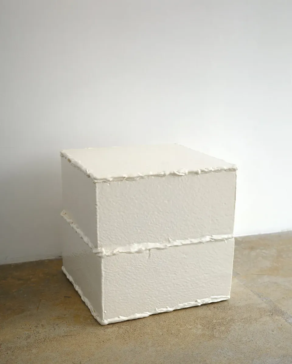 Completedworks White Stool tabouret blanc design
