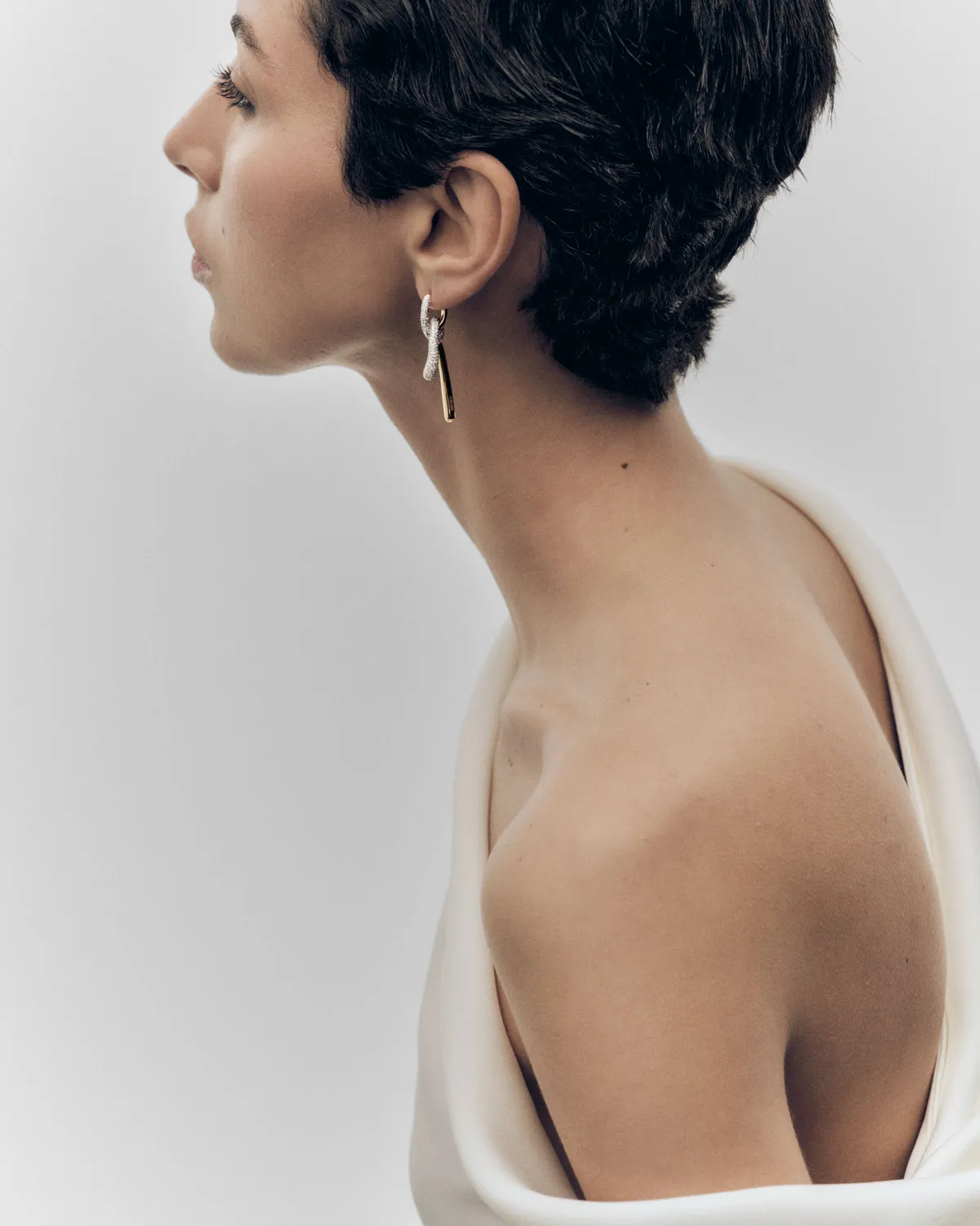 PDPAOLA Pavé Twist créoles longues zirconia blanc