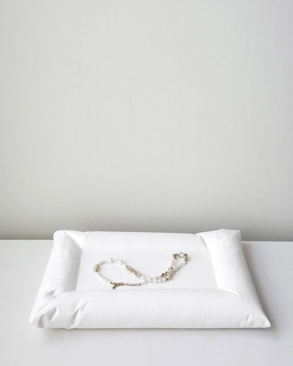 Completedworks Plush III plateau céramique blanc mat