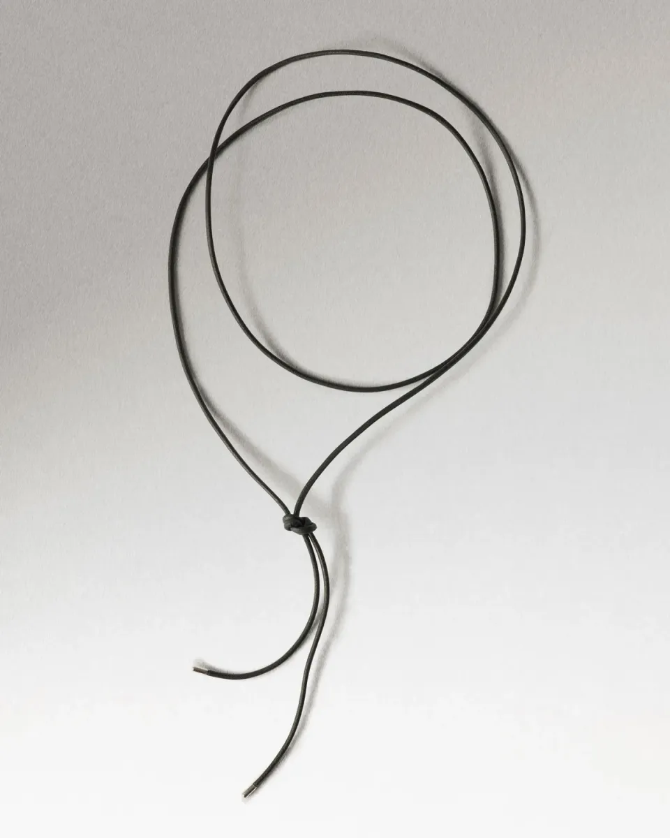 PDPAOLA Dana collier nœud cuir 95 cm argent