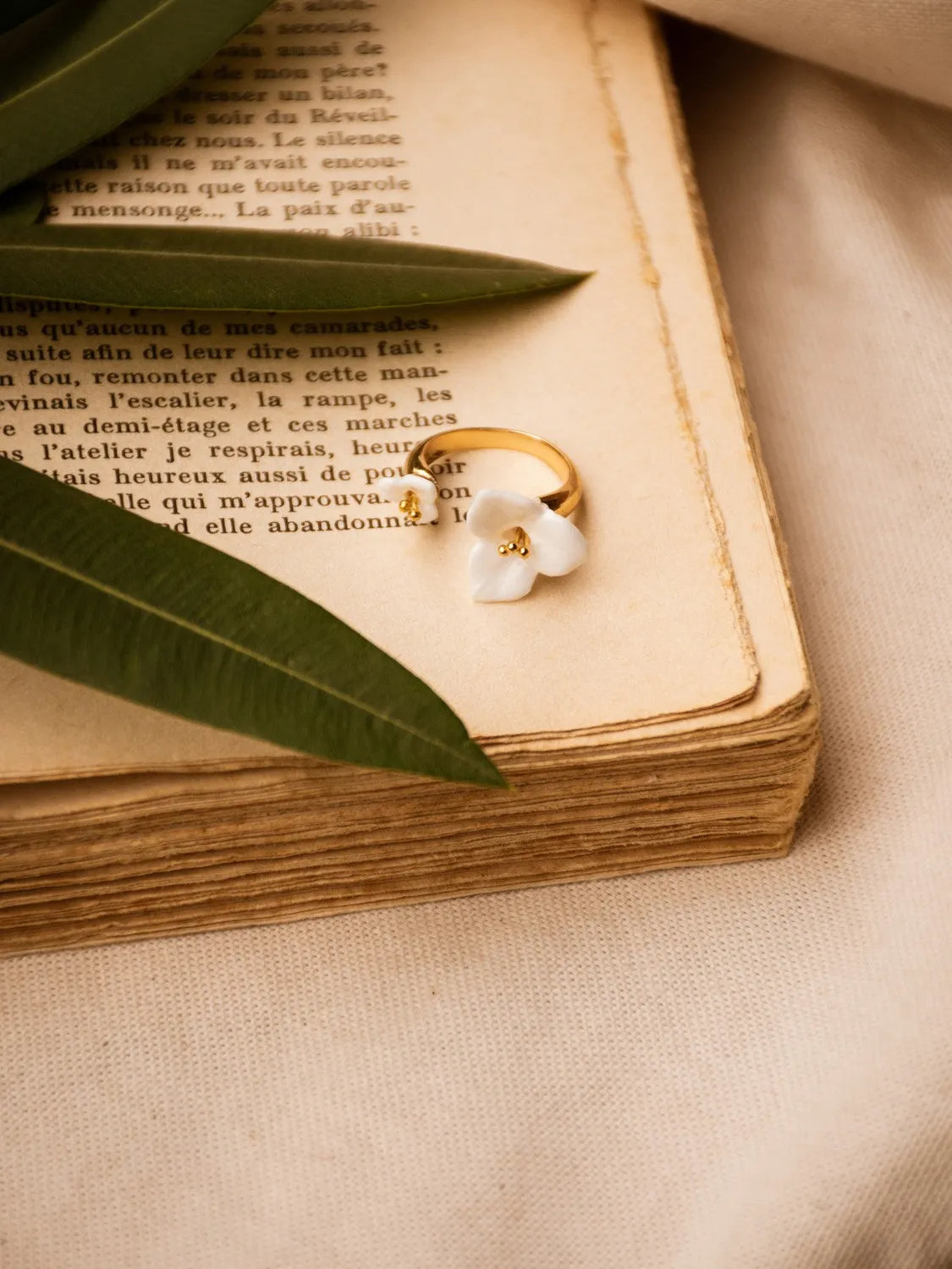 Nach Bijoux FaceToFace bougainvillier blanc bague
