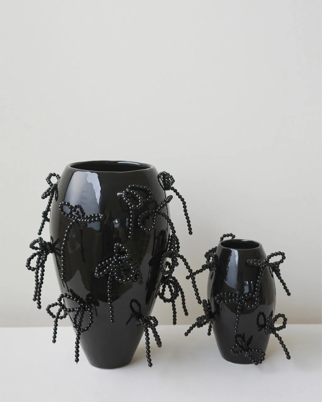 Completedworks Notsobig vase céramique noir perle