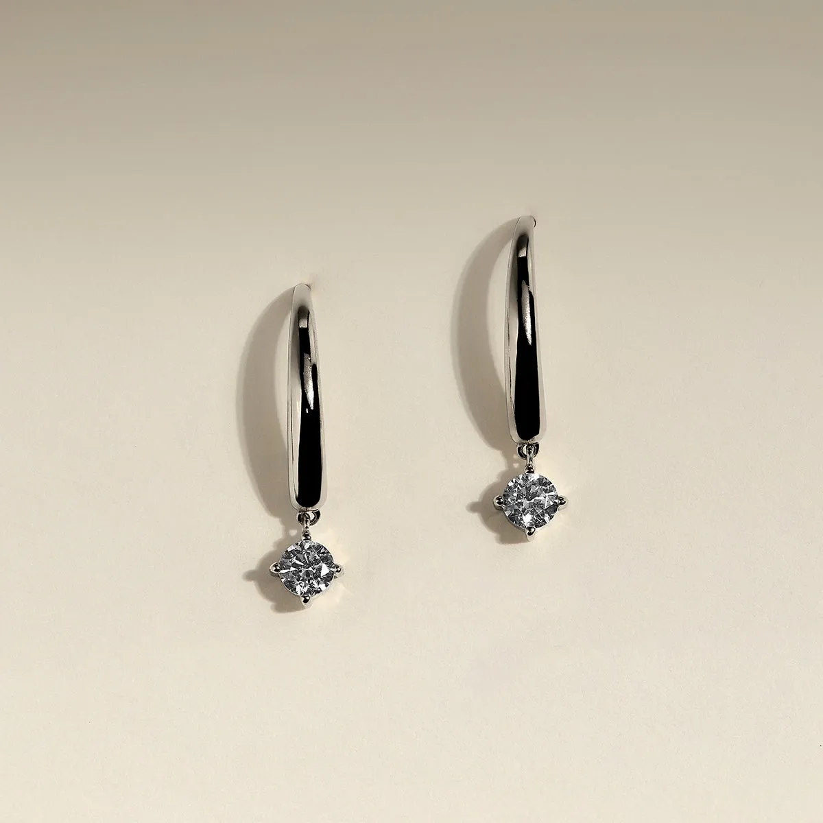Astrid & Miyu Crystal Charm boucles crochet argent cristal