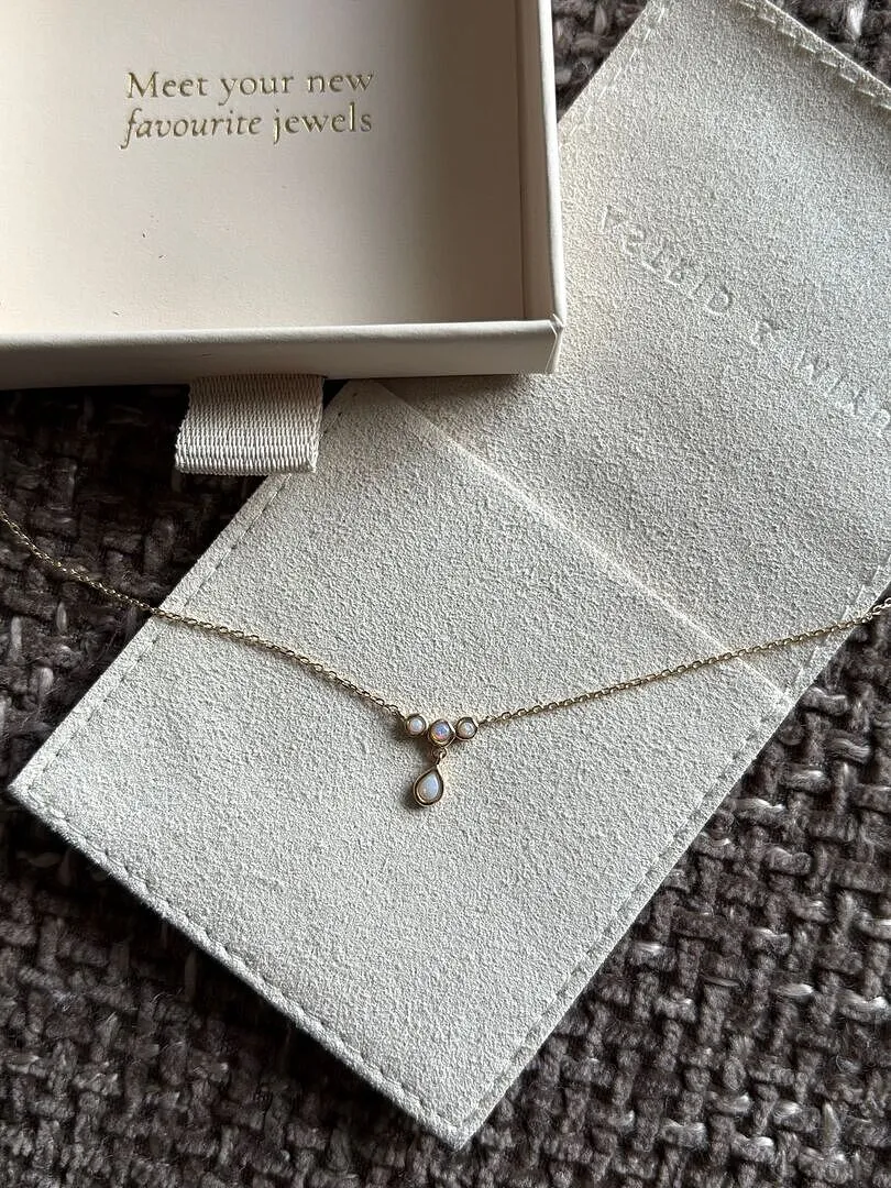 Astrid & Miyu Opal Cluster collier opale or massif