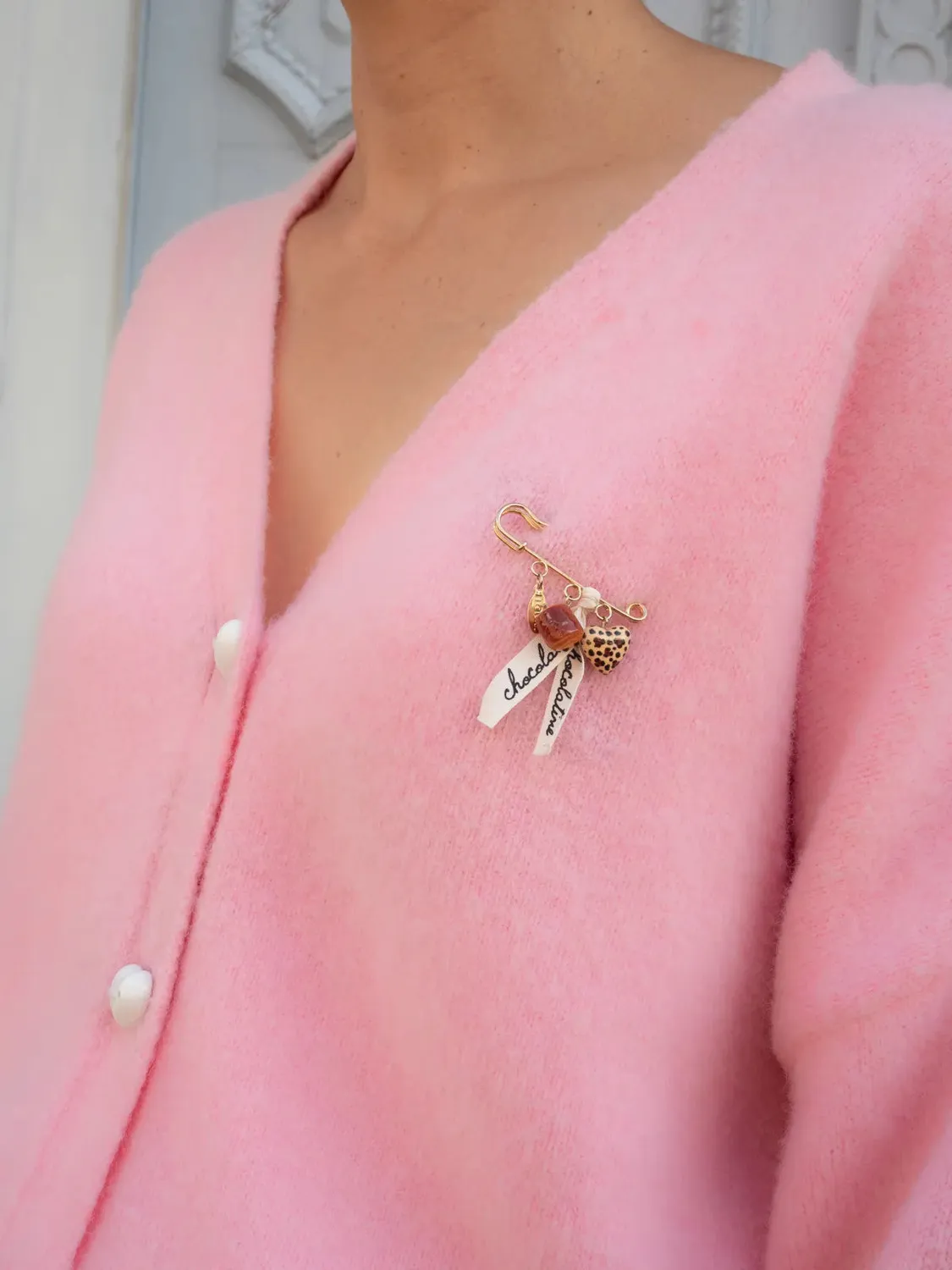 Nach Bijoux Chocolatine gilet rose boutons cœur