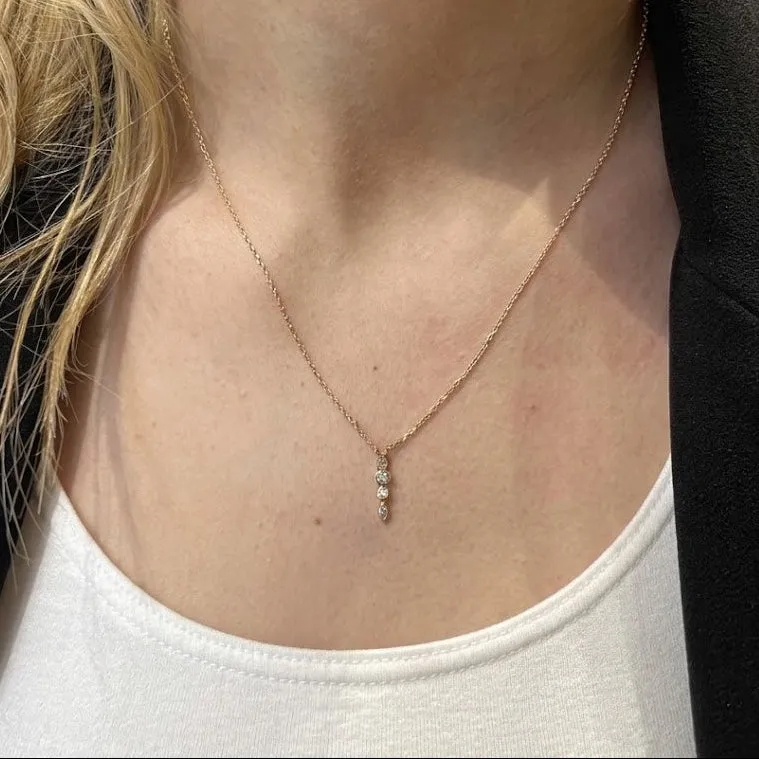 Nao de Paris 4 Lumières collier plaqué or zirconiums