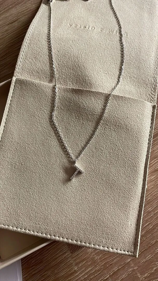 Astrid & Miyu Initiale T collier pendentif pavé argent