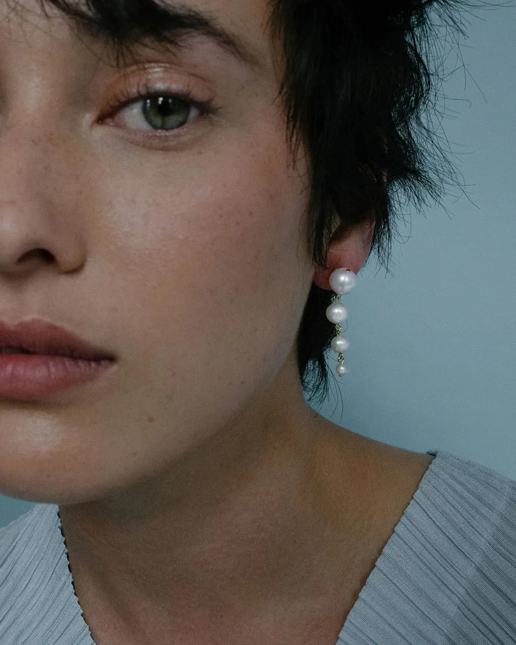 Completedworks The Light of the Past II boucles perle zirconia