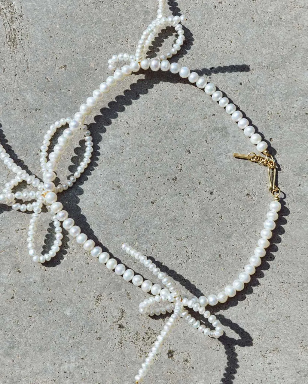 Completedworks Loop-the-Loop collier perle vermeil