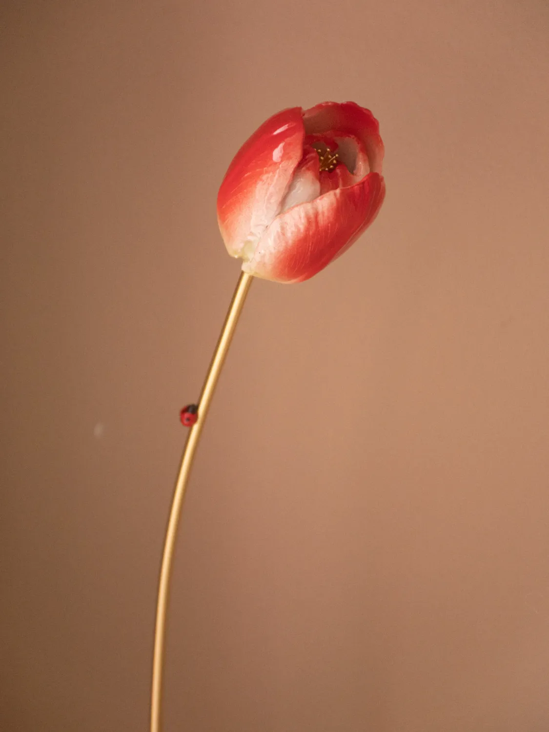 Nach Bijoux Tulipe Éternelle rouge porcelaine numérotée