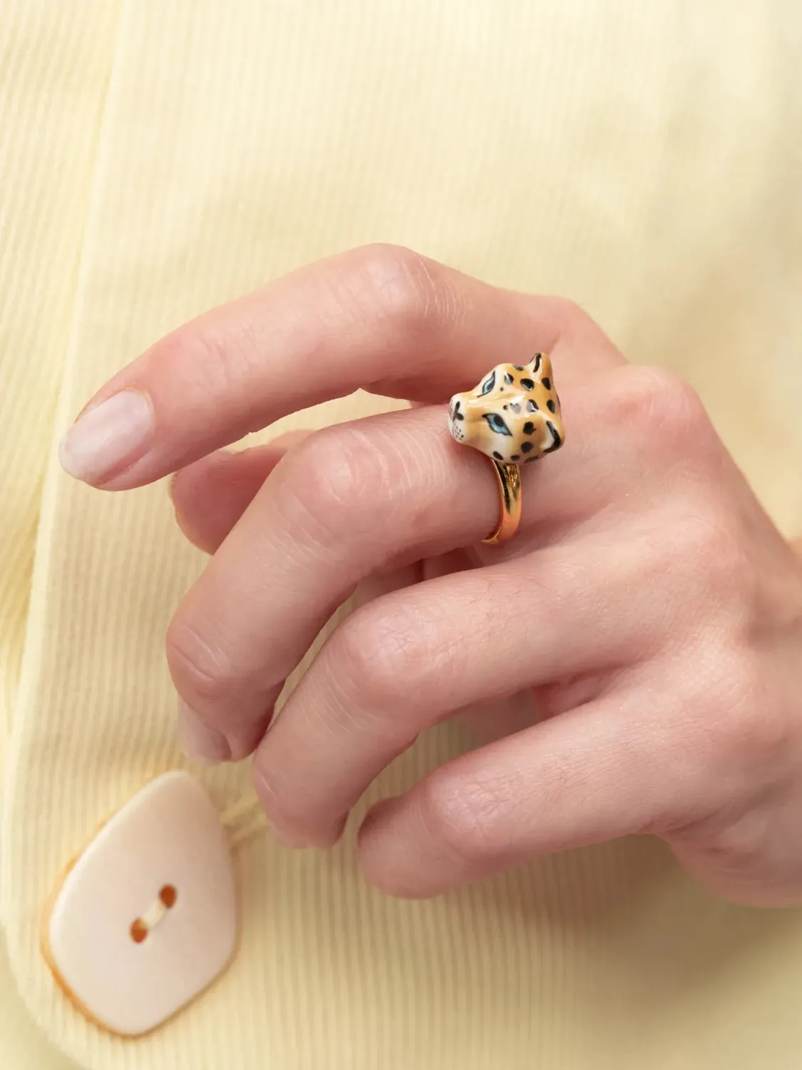 Nach Bijoux tête de léopard bague ajustable porcelaine dorée