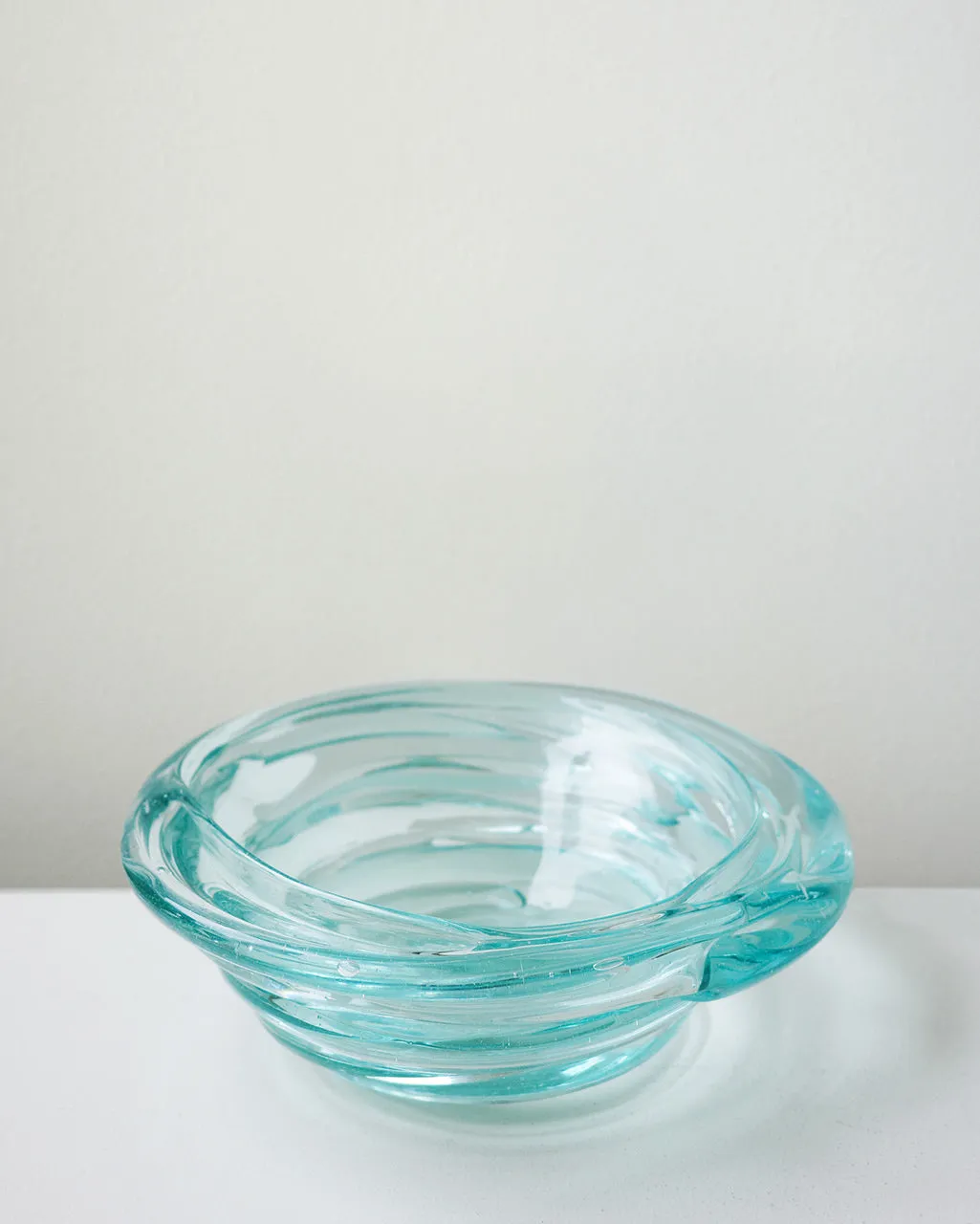 Completedworks Sirena vase verre recyclé bleu médium