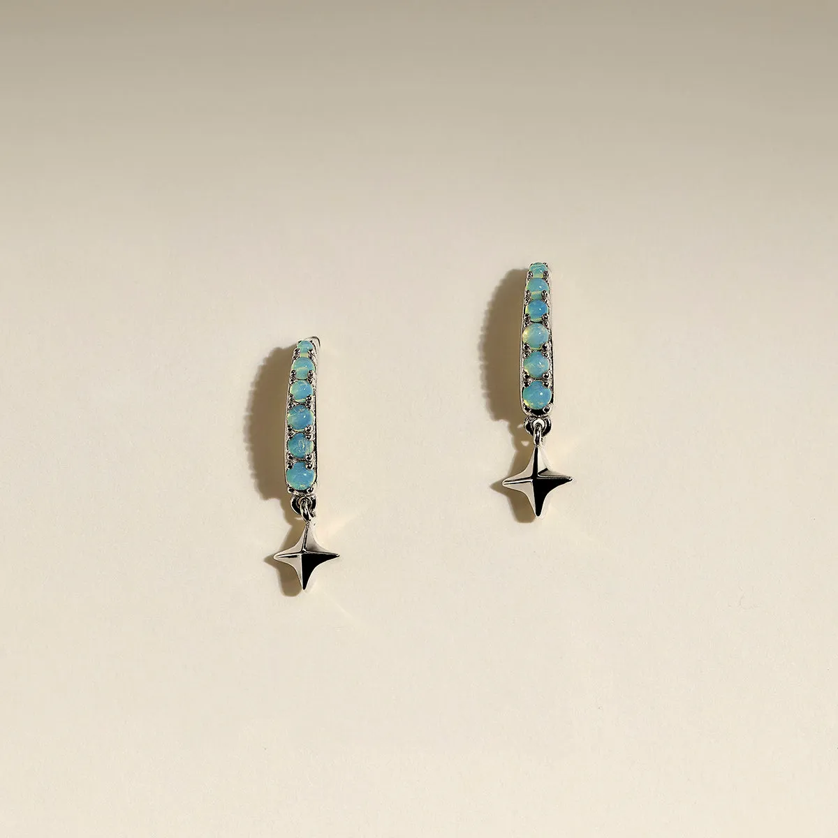 Astrid & Miyu Cosmic boucles d'oreilles Opal Hook argent opale
