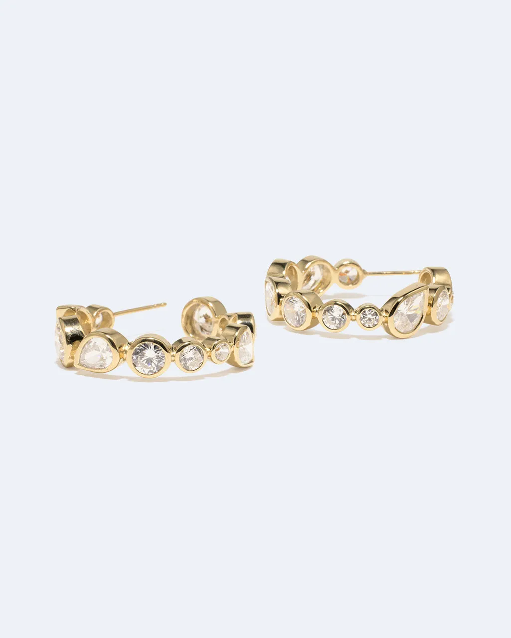 Completedworks A Few Good Anti-Heroes boucles zirconia doré