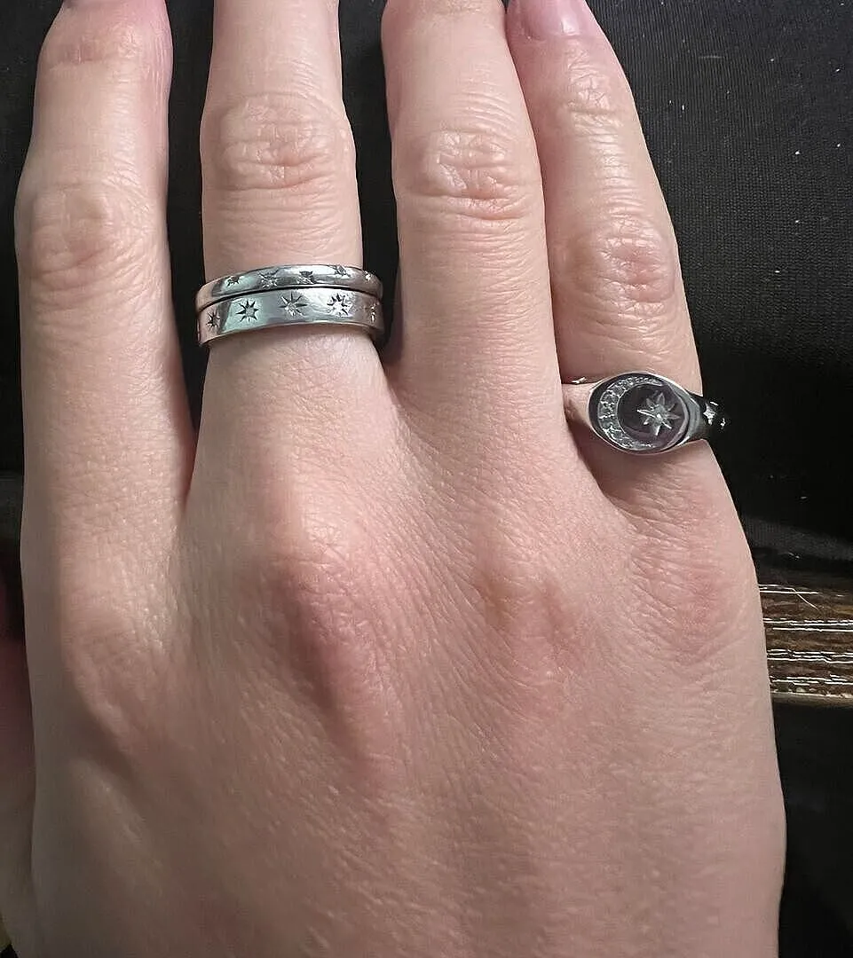 Astrid & Miyu Cosmic Signet Ring bague argentée