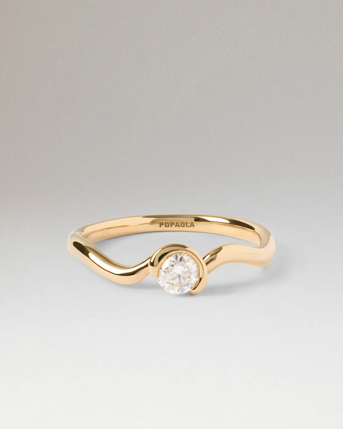 PDPAOLA Delia bague solitaire diamant or jaune 18ct