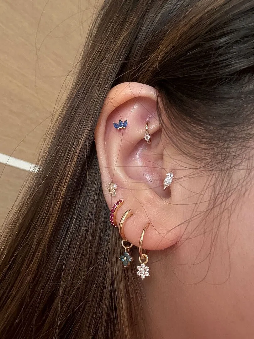 Astrid & Miyu Simple Piercing créole or massif unie