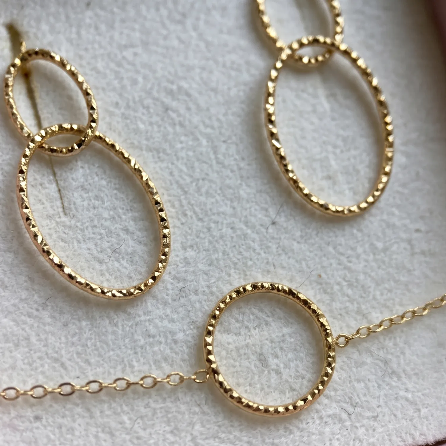 Nao de Paris Cercle d'Or coffret boucles bracelet doré