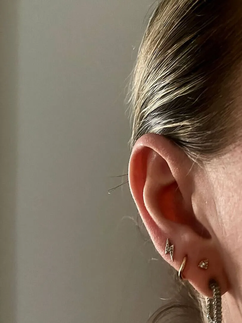 Astrid & Miyu Pear Cluster Stud clous d'oreilles dorés cristal