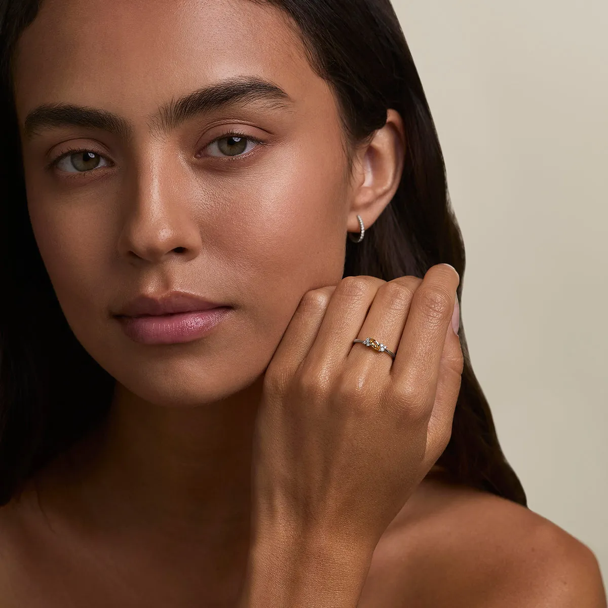 Astrid & Miyu Milestone Citrine November bague or blanc marquise