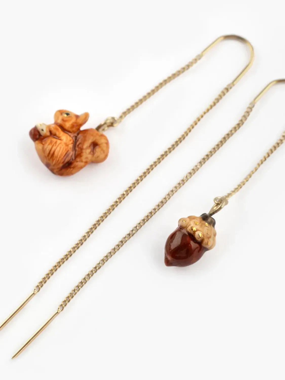 Nach Bijoux écureuil et gland longues boucles porcelaine 6,6 cm