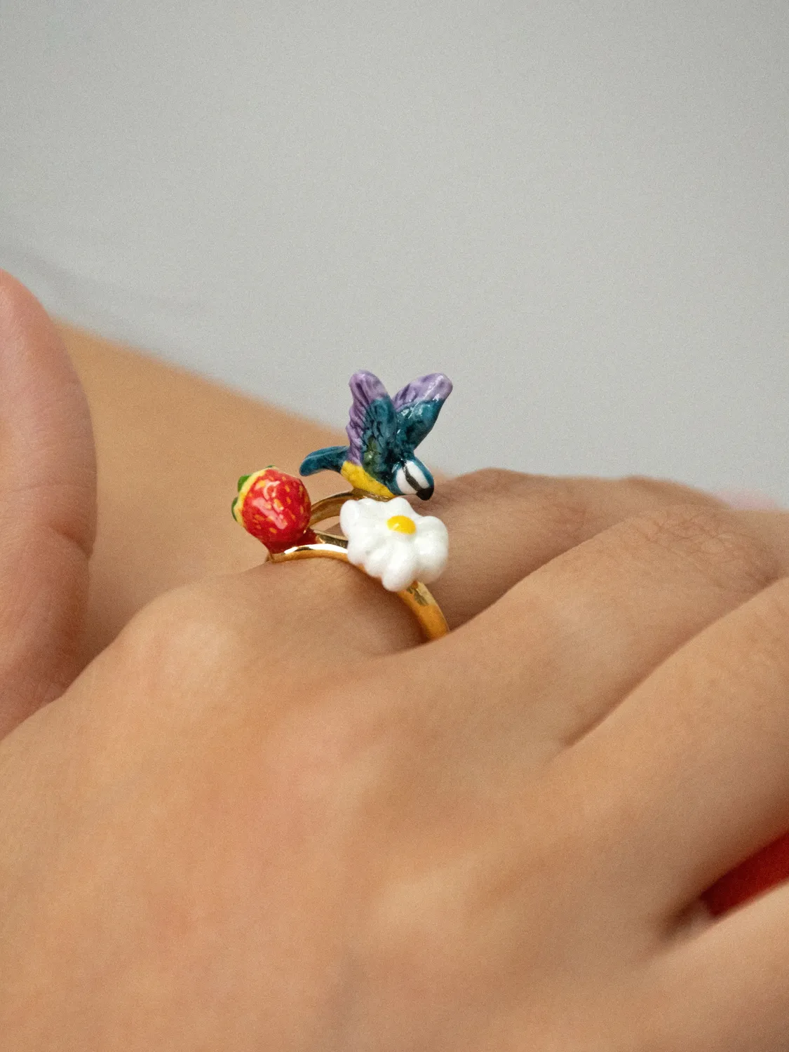 Nach Bijoux mésange fleur fraise bague ajustable porcelaine