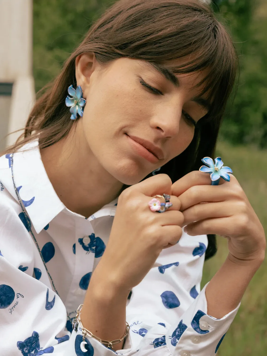 Nach Bijoux Maxi fleur céleste bleue puces boucles d'oreilles