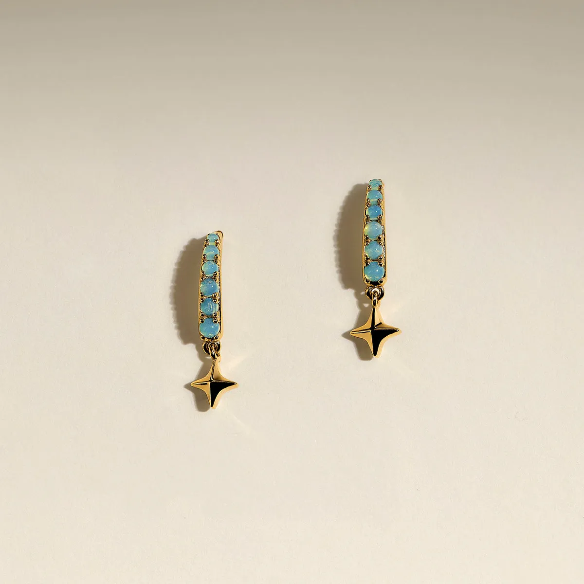 Astrid & Miyu Cosmic Opal boucles d'oreilles or crochet étoile