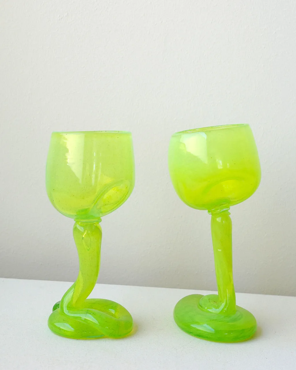 Completedworks Thaw lot 2 verres à vin vert acidulé recyclé