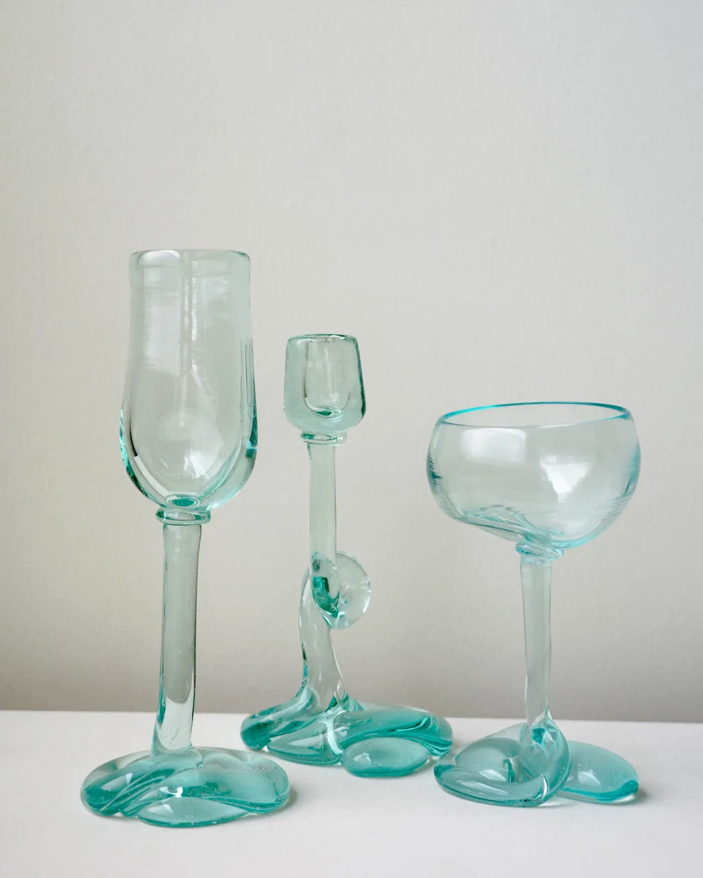 Completedworks Thaw coupe verre bleu recyclé