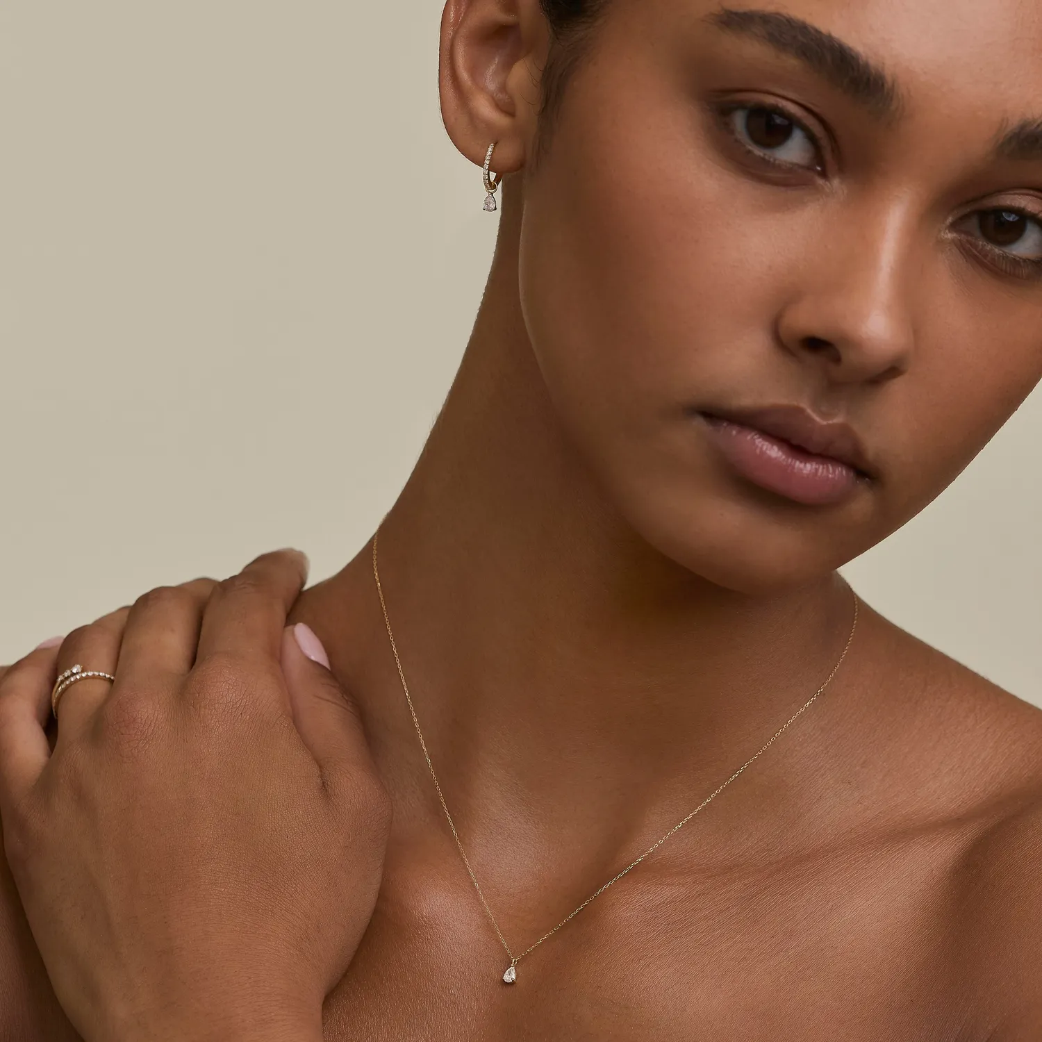 Astrid & Miyu Diamond Ornament Bauble collier diamant or