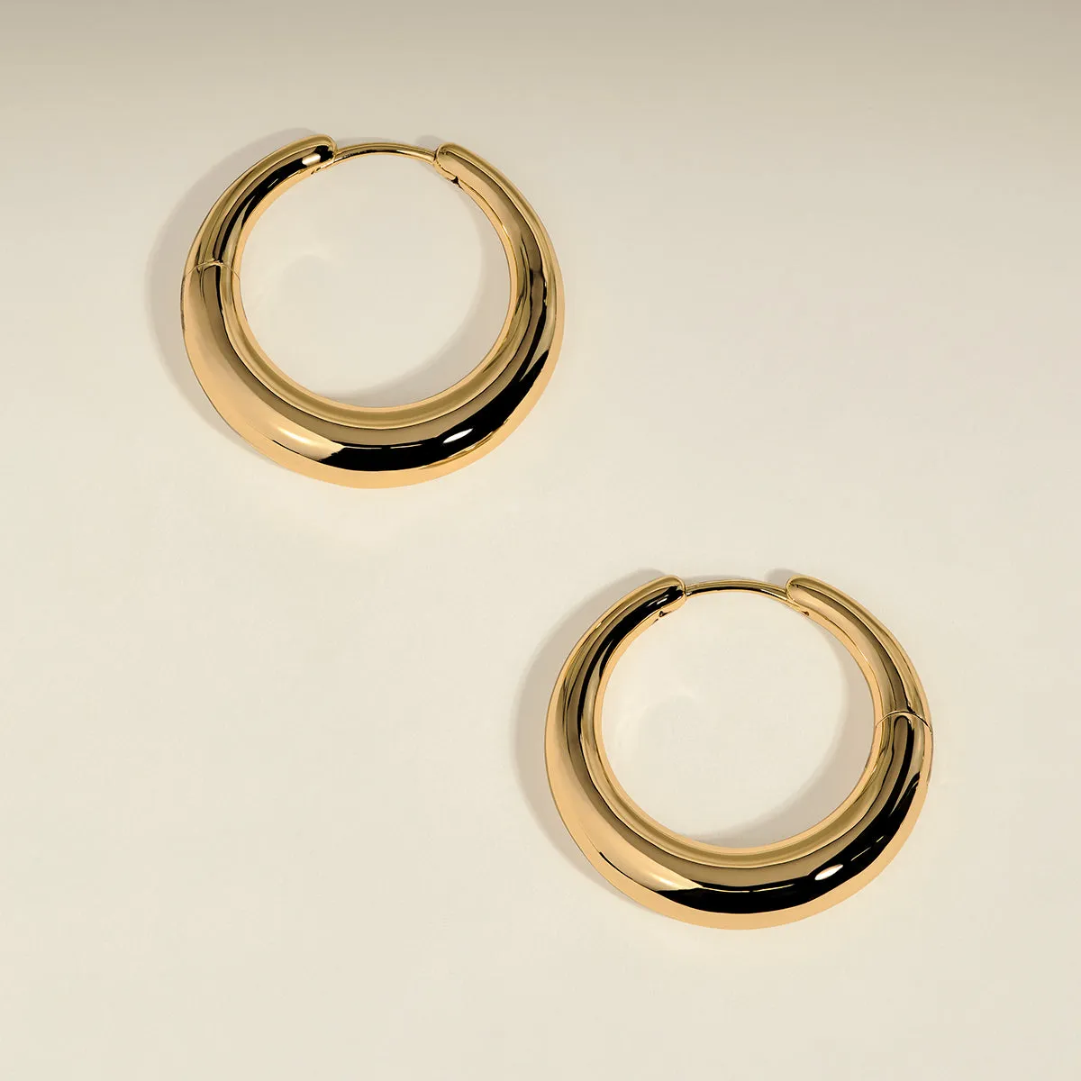 Astrid & Miyu Dome XL créoles plaqué or 18k doré