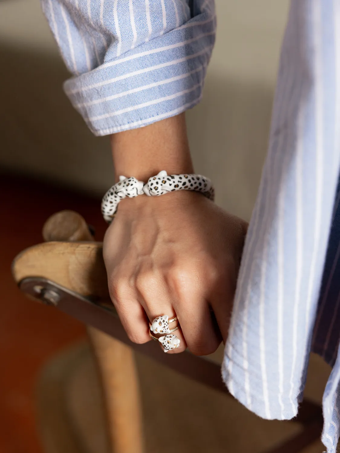 Nach Bijoux Léopards bague spirale blanche et dorée