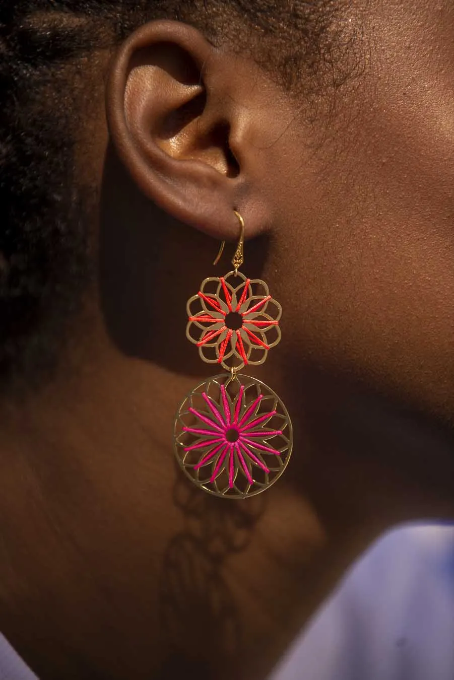 Nao de Paris Sakura Framboise boucles d’oreilles brodées