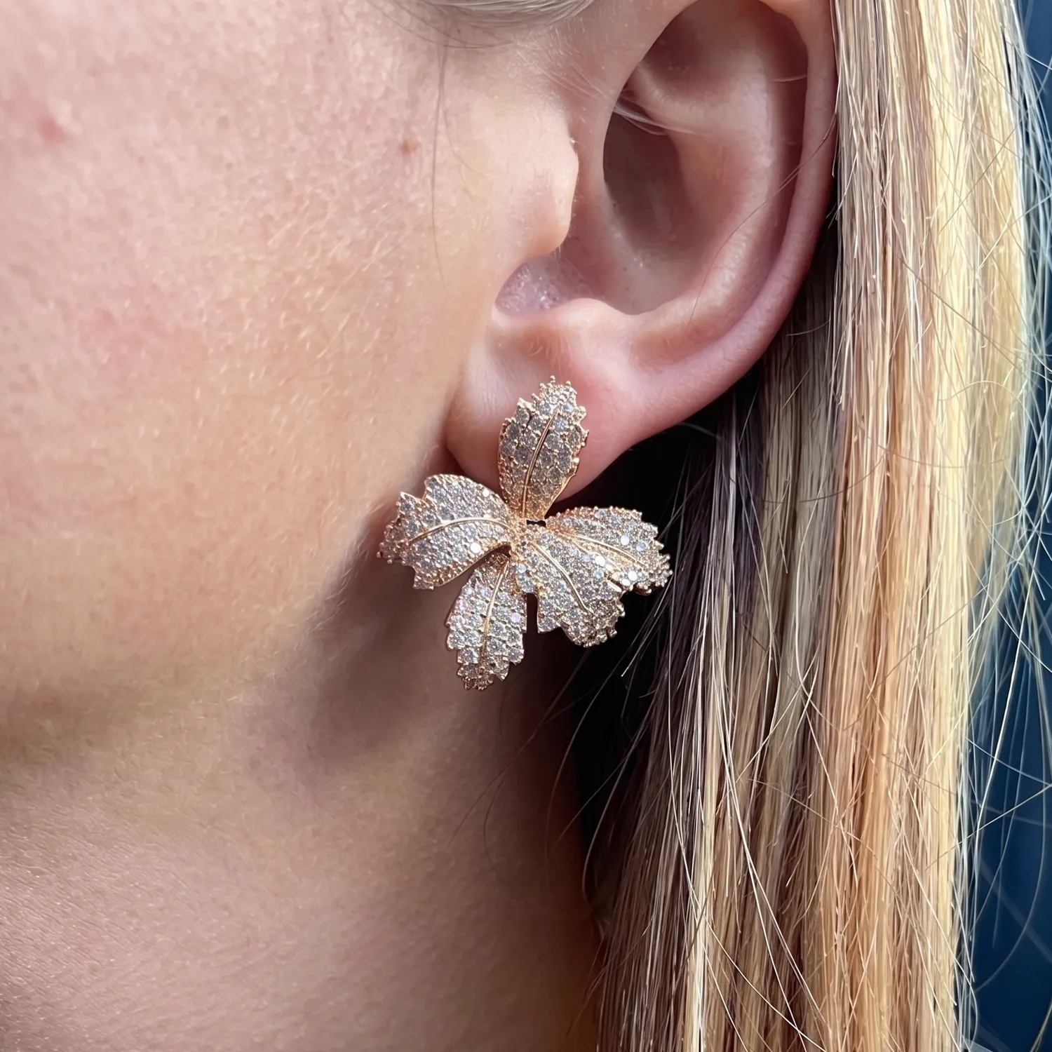 Nao de Paris Pétales Chics boucles d'oreilles strass blanc