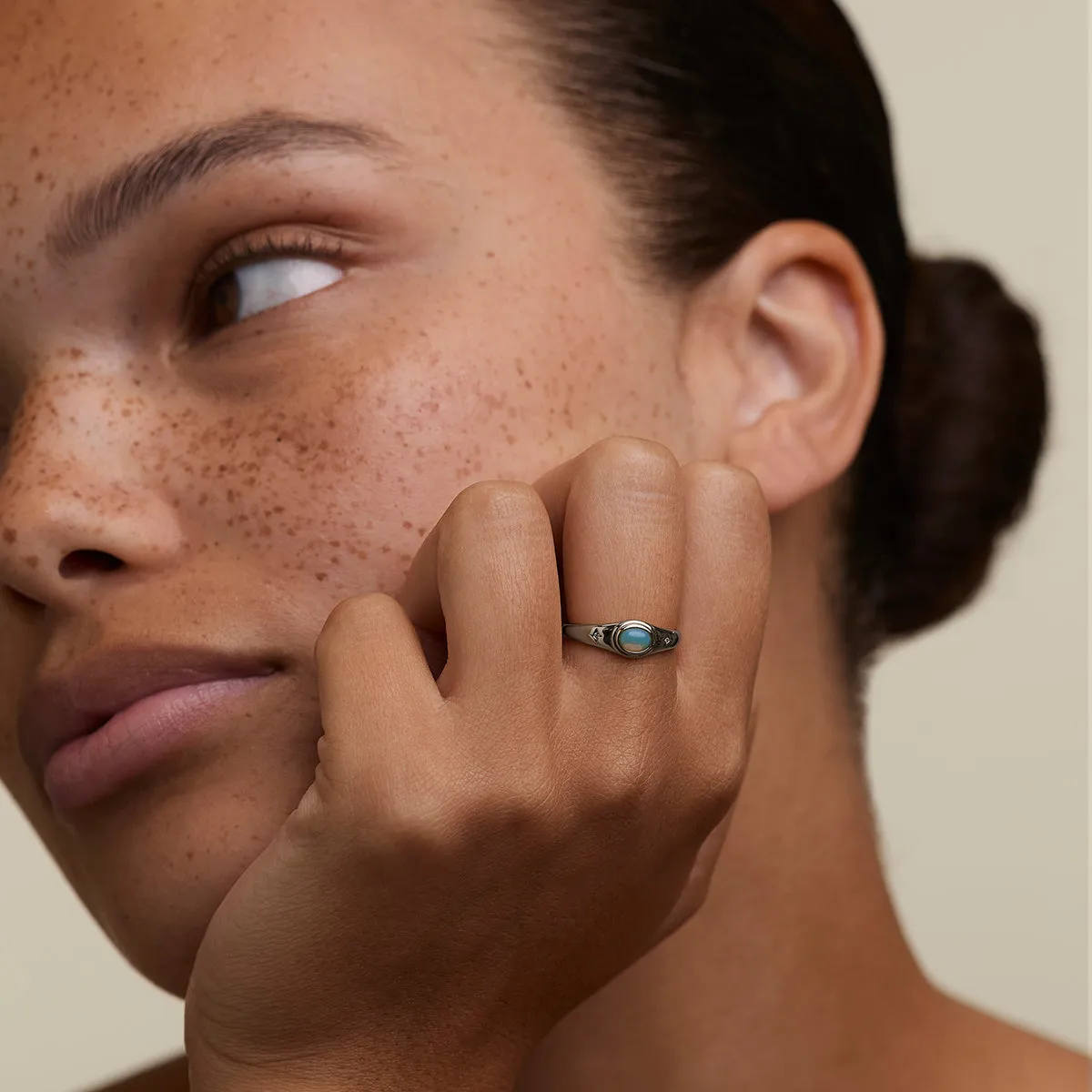 Astrid & Miyu Cosmic Opal Cocktail bague argent opale