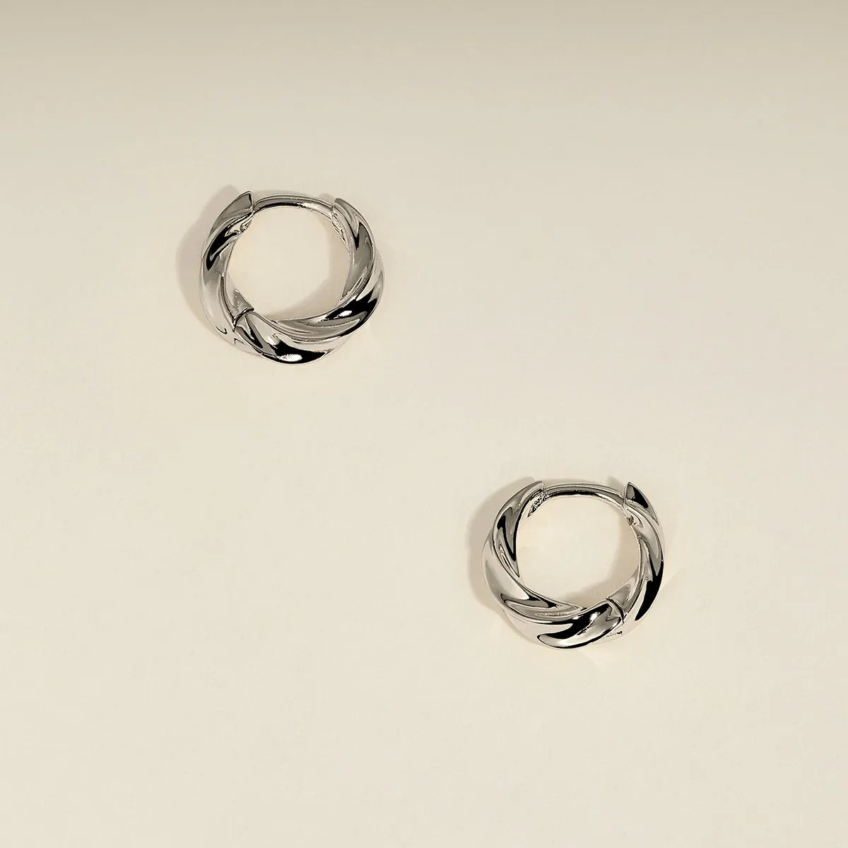 Astrid & Miyu Cosmic Twist créoles argent recyclé