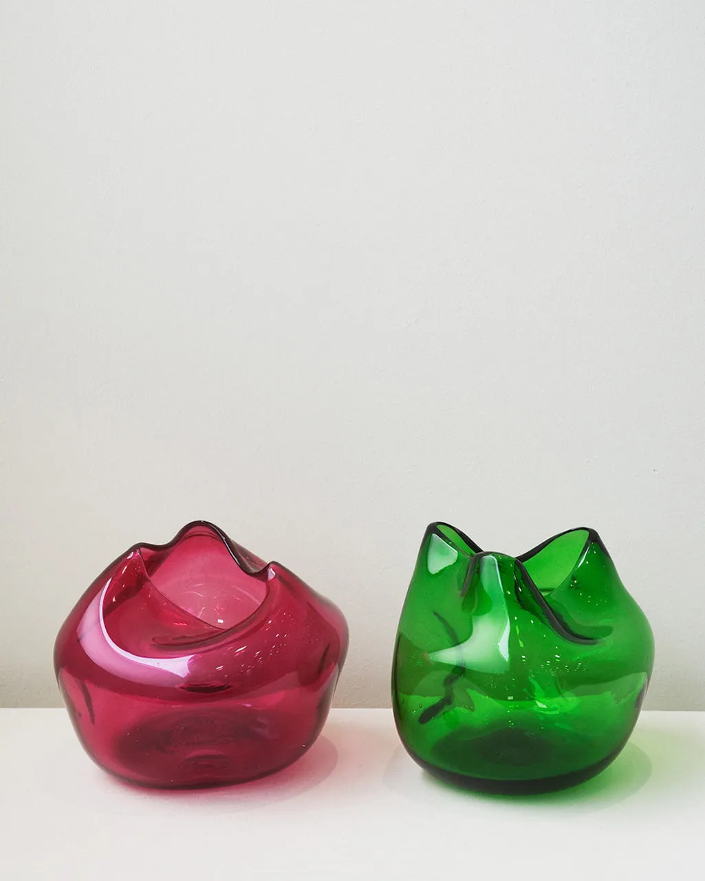 Completedworks The Bubble to End all Bubbles vase vert verre recyclé