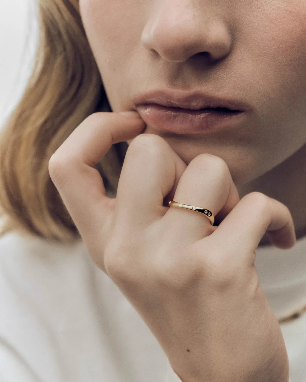 PDPAOLA Air bague fine dorée oxyde blanc