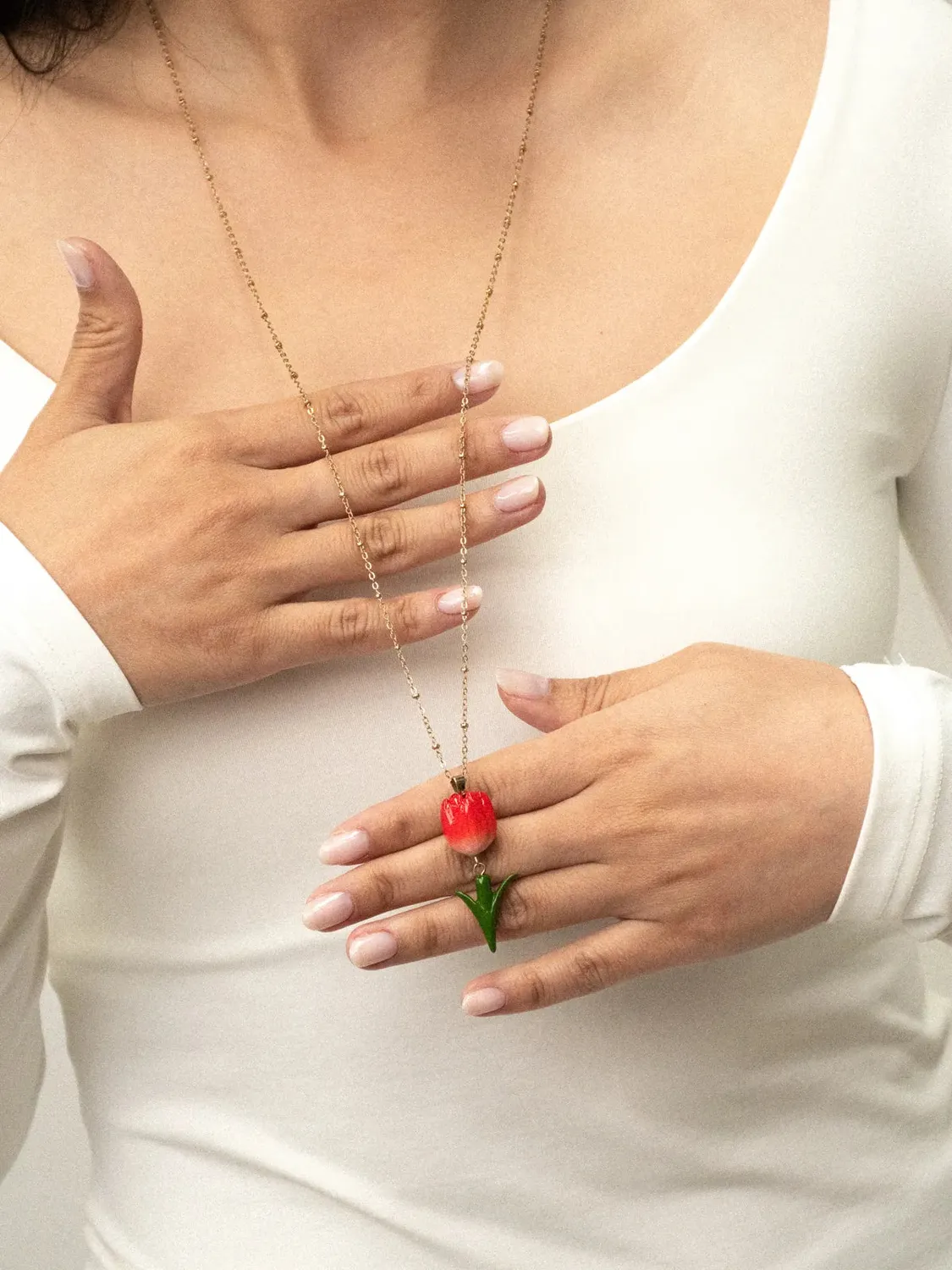 Nach Bijoux Tulipe rouge long collier porcelaine 75 cm