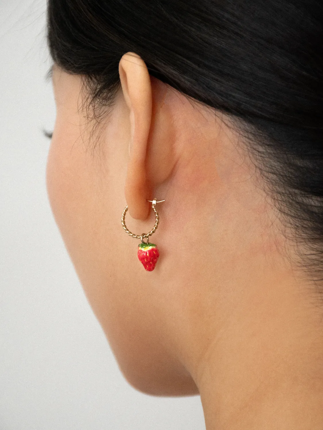 Nach Bijoux Fraise mini créole boucle rouge unité