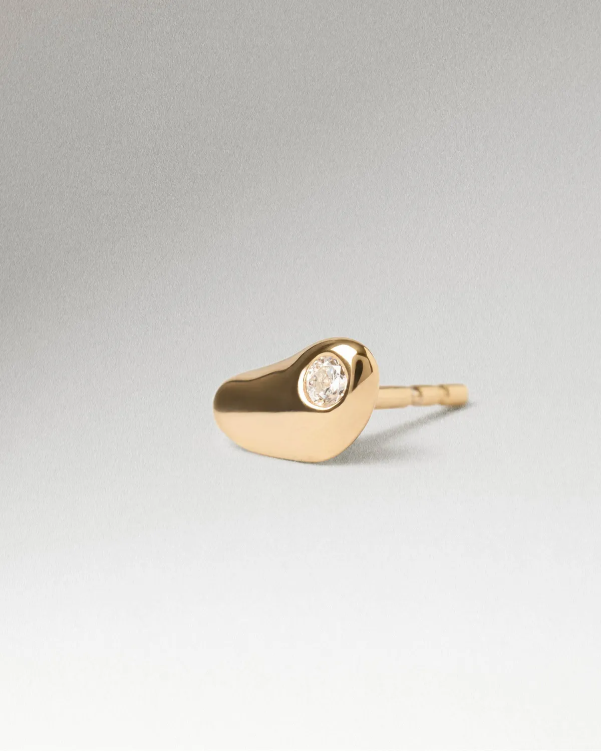 PDPAOLA Delta Mono Boucle Zirconia Blanche Dorée