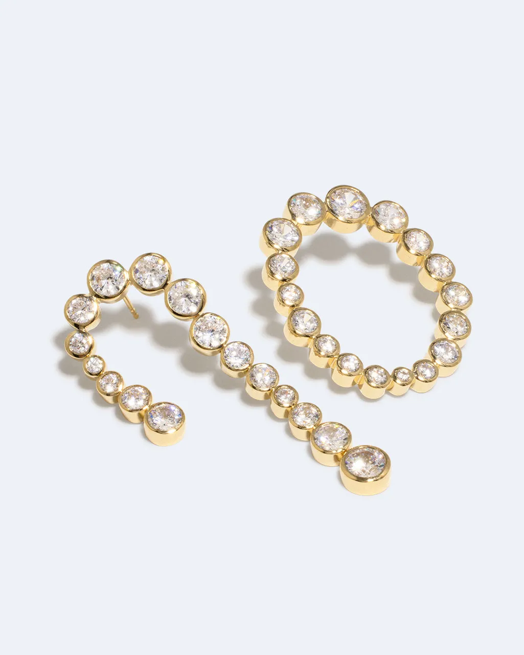 Completedworks Glade boucles plaqué or zirconia asymétriques