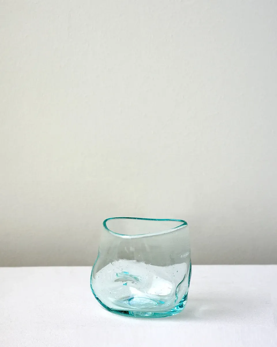 Completedworks Thaw verre court bleu verre recyclé