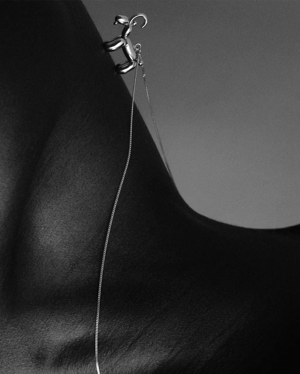 Completedworks Capricorn pendentif ballon plaqué platine