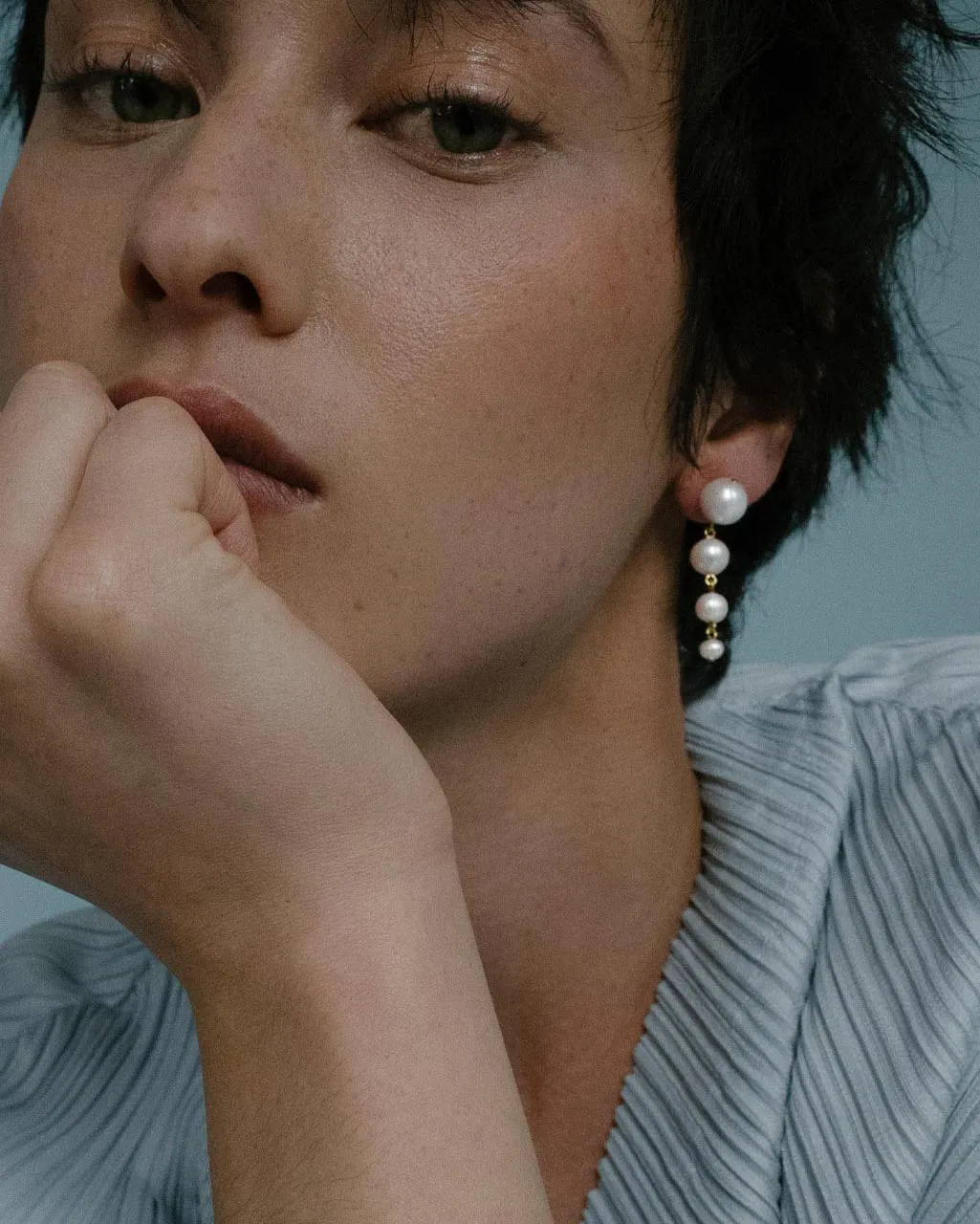 Completedworks The Light of the Past II boucles perle zirconia