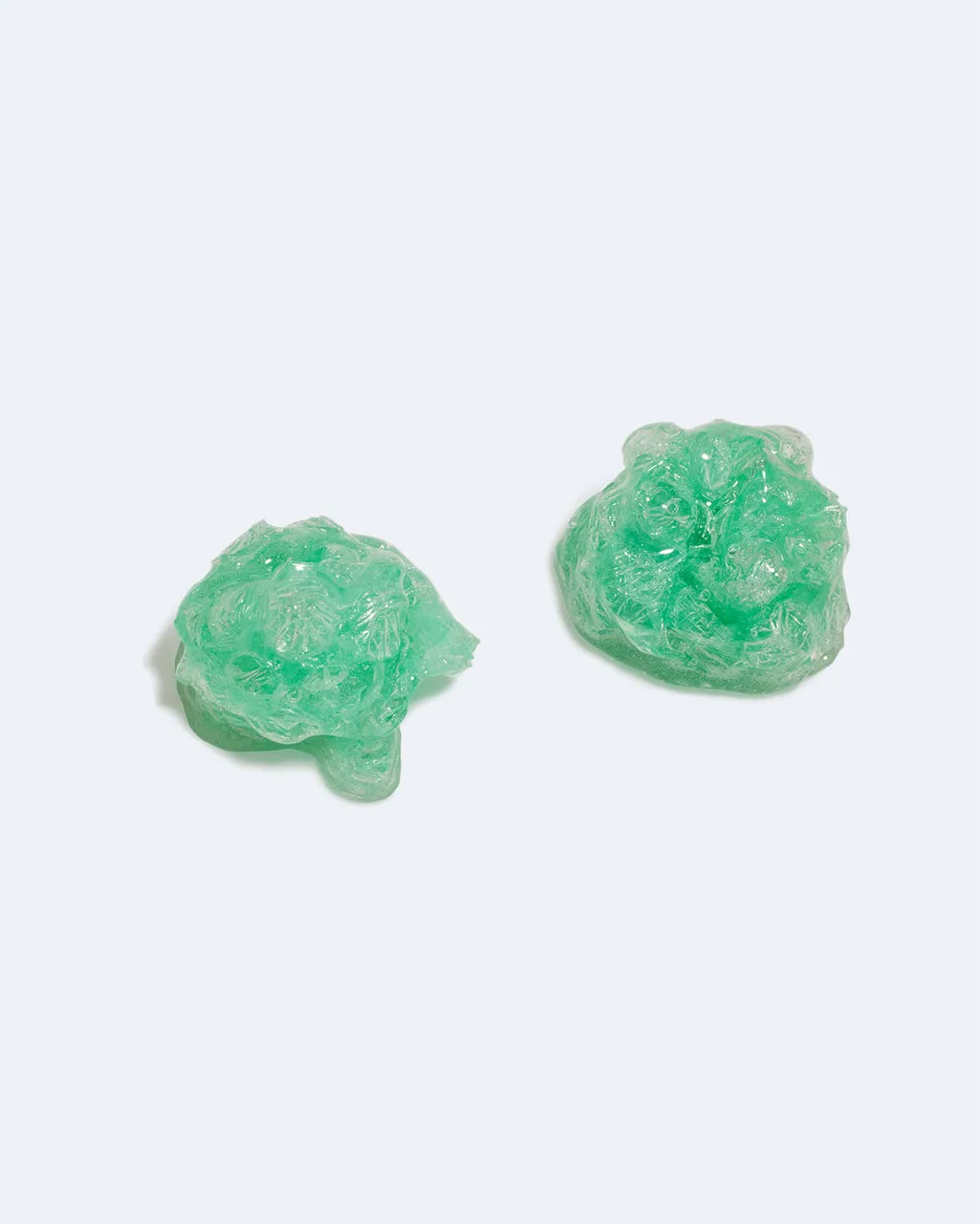 Completedworks Padding boucles d'oreilles résine verte vermeil